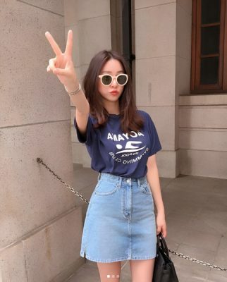 Cách Phối Chân Váy Với Áo Phông Oddly Tee 