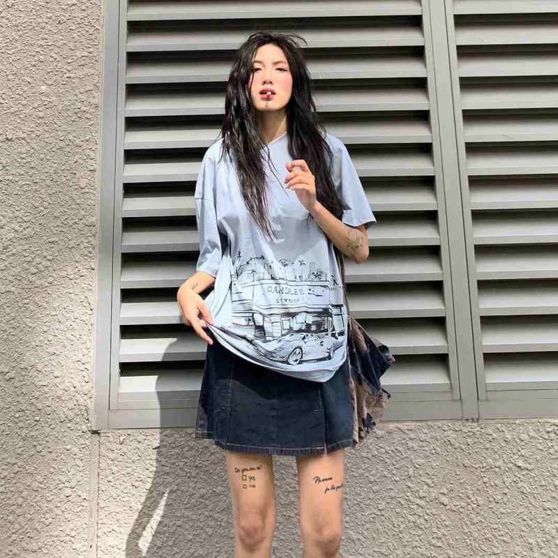 Cách Phối Chân Váy Với Áo Phông Oddly Tee